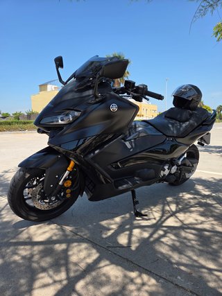 Maxi Scooter Negra