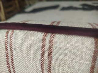 Cabecero tapizado beige y burdeos
