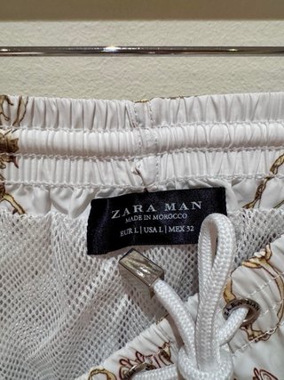 Bañador Shorts estampado cadenas de Zara