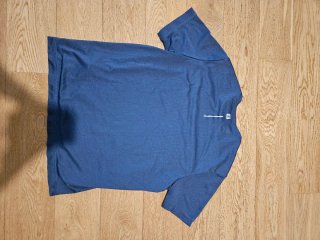 Camiseta deportiva hombre azul