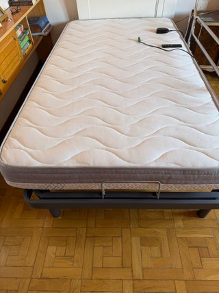 Cama articulada con barandillas