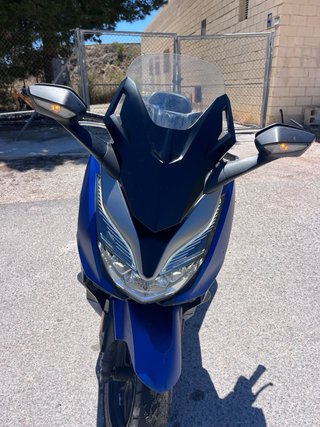Honda Forza 350 Azul/Plata. 2021 . 19.800 km