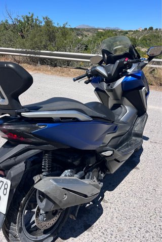 Honda Forza 350 Azul/Plata. 2021 . 19.800 km