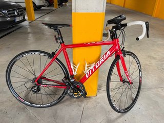 Bicicleta de carretera Vitoria Roja