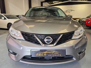 Nissan Pulsar con poco kilometraje.