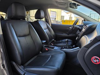 Nissan Pulsar con poco kilometraje.