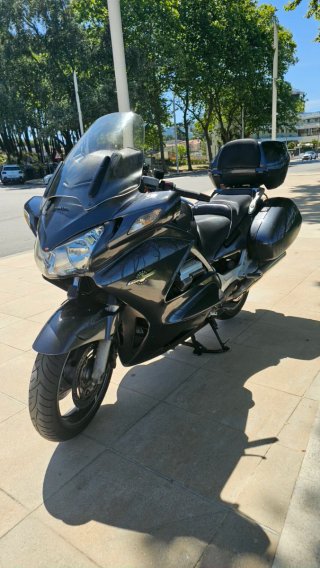Honda ST1300 Pan European Gris