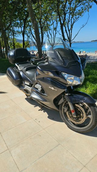 Honda ST1300 Pan European Gris