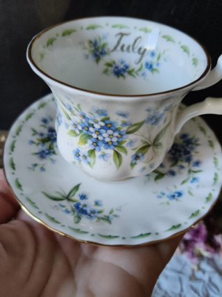 Tazza da caffè Royal Albert July