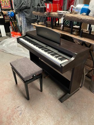 Piano Yamaha Clavinova