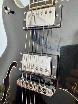 Guitarra eléctrica Hagström Viking Negra