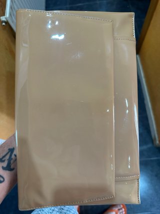 Bolso sobre Bimba y Lola beige