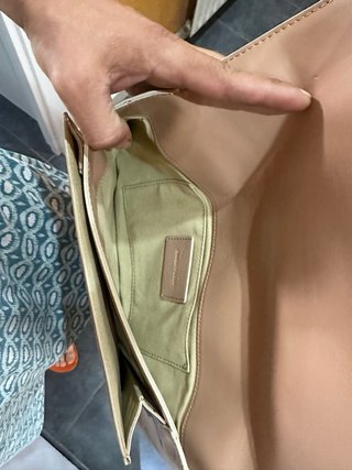 Bolso sobre Bimba y Lola beige