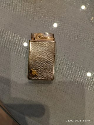 Mechero dorado
