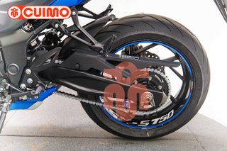 SUZUKI GSX S 750