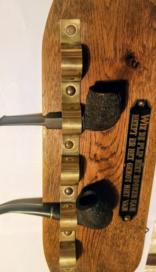 Portapipè in legno e bronzo