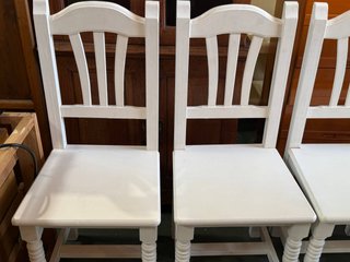 Juego de 4 sillas de madera maciza lacadas