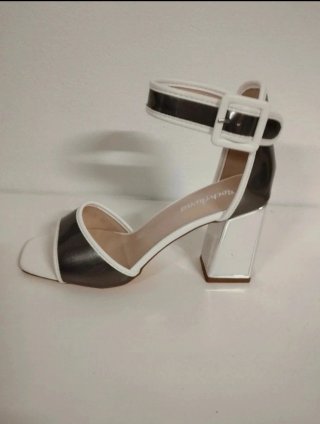 Sandalias Rockaway Tacon Blanco y Plateado