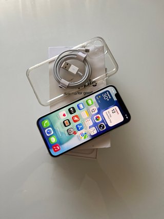 iPhone 12 97% batería