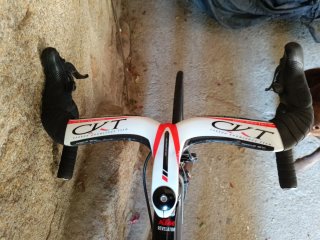 Bicicleta carretera carbono KTM Talla Mediana.