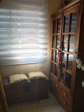 Vitrina y baúl madera maciza