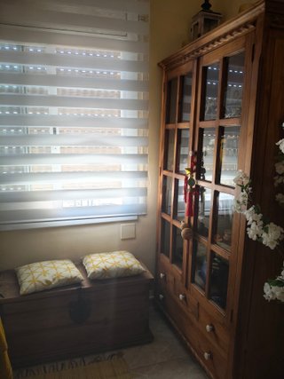 Vitrina y baúl madera maciza