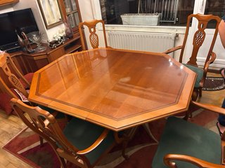 Mesa de comedor octogonal de madera expansible