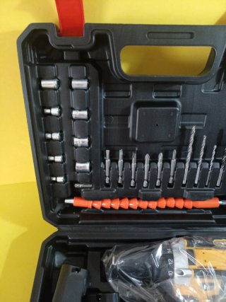 Taladro  Atornillador 12V a Batería.