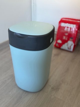 Contenedor pañales Tommee Tippee + cambiador