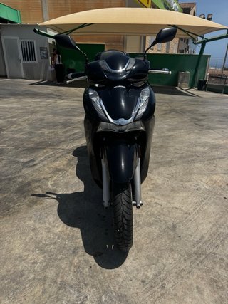 Honda SH 350i Top box inteligente