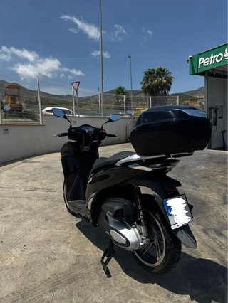 Honda SH 350i Top box inteligente