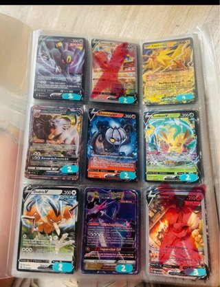 Cartas Pokémon V y VMAX