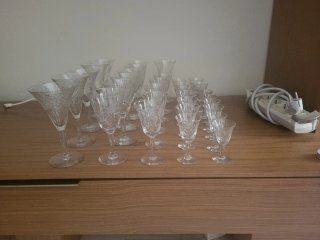 Juego variado copas cristal antiguas. 64 unidades
