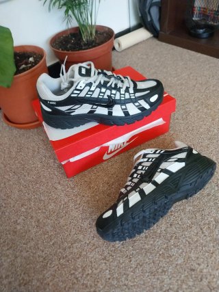 Nike P-6000 Zapatillas Negras y Blancas