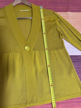 Chaqueta de punto amarilla