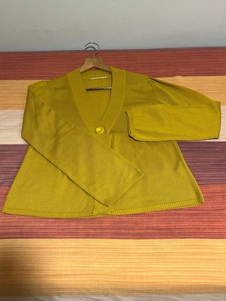 Chaqueta de punto amarilla