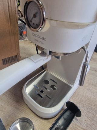 Cafetera Cecotec Cafelizzia 790 White