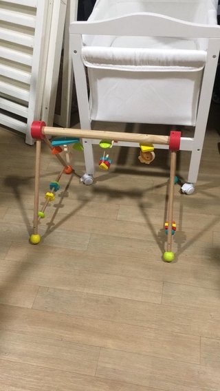 Arco de actividades de madera para bebé
