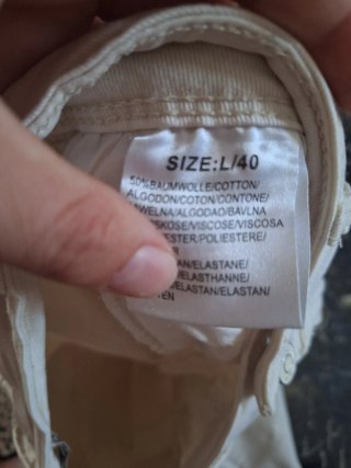 Pantalón pitillo beige talla L