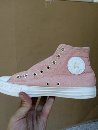 Zapatillas Converse Marrones y Rosas