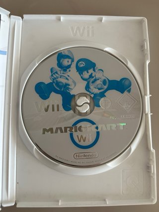 Mario Kart Wii + 4 Volantes Wii