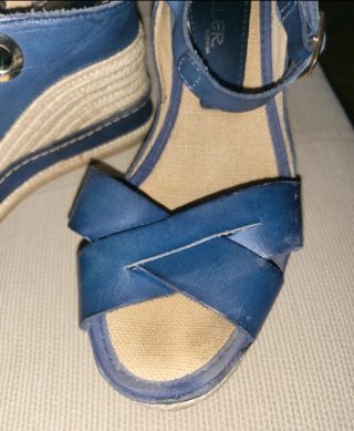 Sandalias cuña azul cómodas
