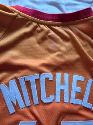 Lote / conjunto de 3 camisetas NBA.