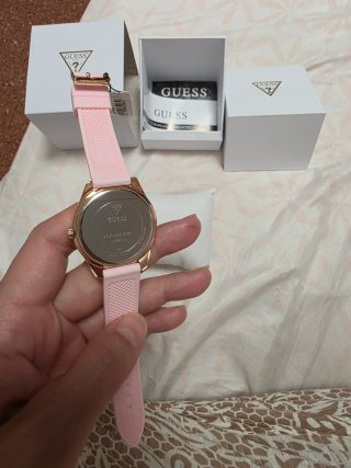 Reloj Guess Dorado y Rosa Nueva ningun uso