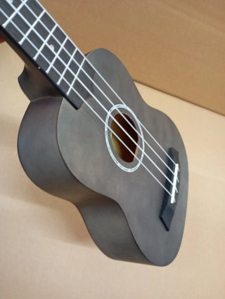 Ukelele Bones Soprano Antracita + Funda