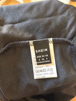 Lote de ropa. (Tops y falda pantalón)