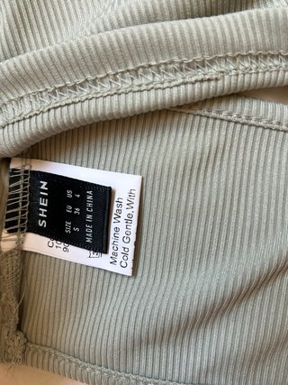 Lote de ropa. (Tops y falda pantalón)