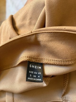 Lote de ropa. (Tops y falda pantalón)