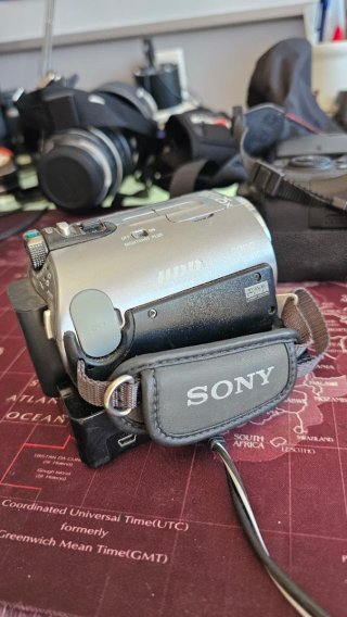 Sony Handycam DCR-SR52 con 2 baterías