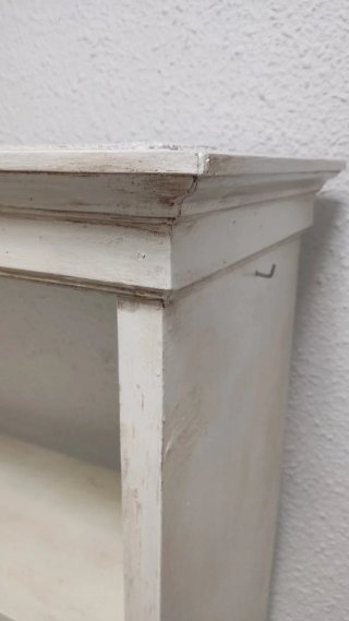 Varios enseres: estantería madera maciza y otros